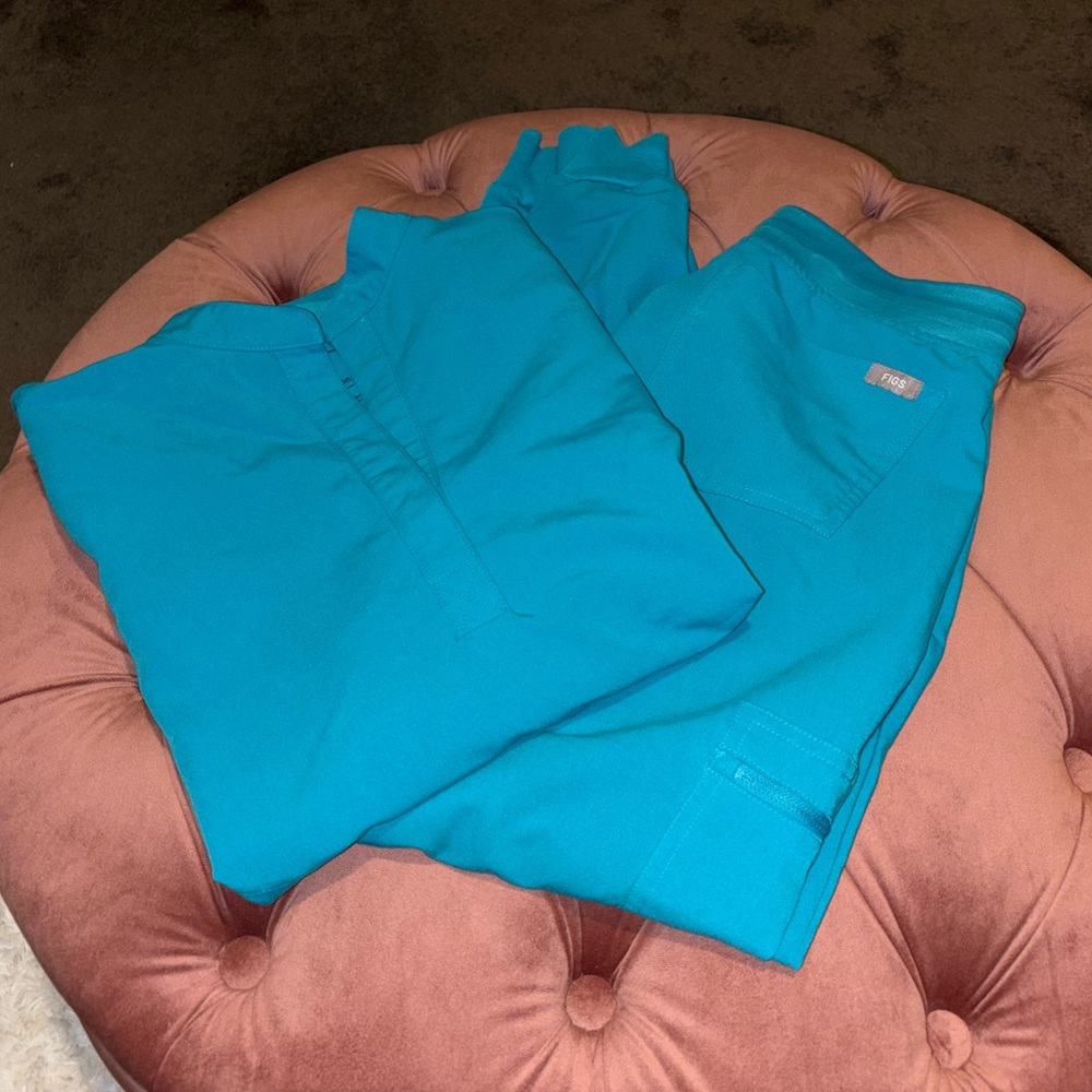 Figs Women's Scrub Set in Teal